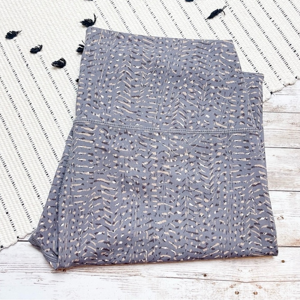 Varley High Rise Leopard Grey Leggings Size Large